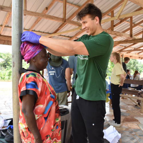 Student Volunteer Opportunities: How Brigades and Communities Work Hand in Hand in Ghana