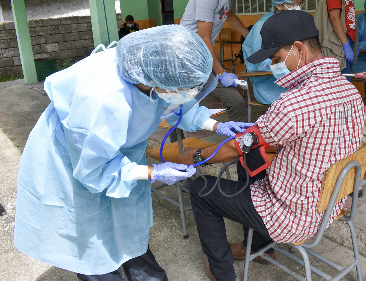 6 Ways To Make Your Medical School Application More Competitive
